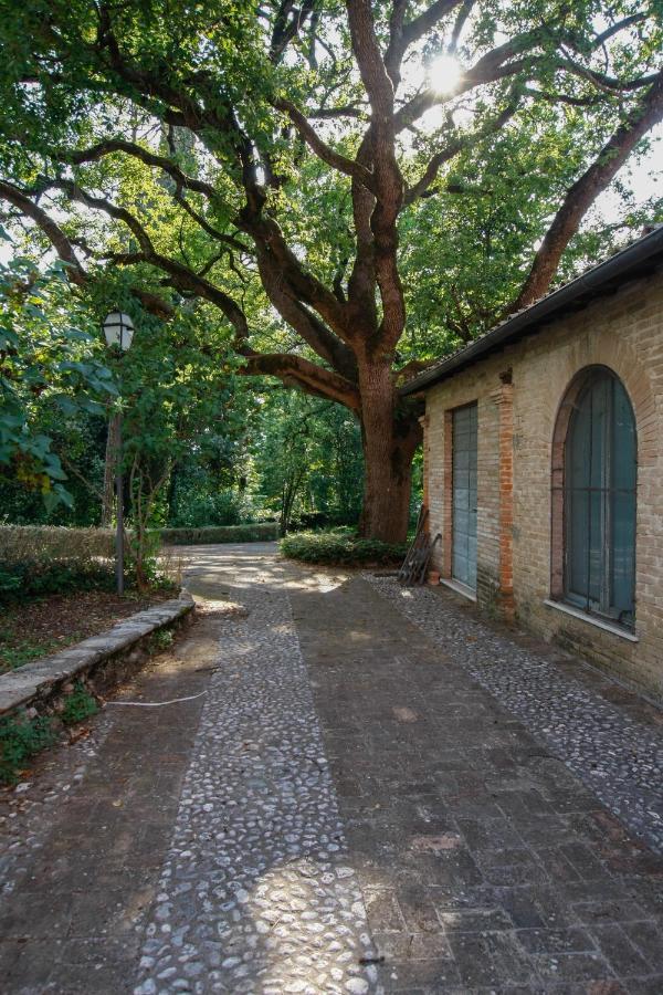 Park Hotel Villa Potenziani Rieti Exteriör bild